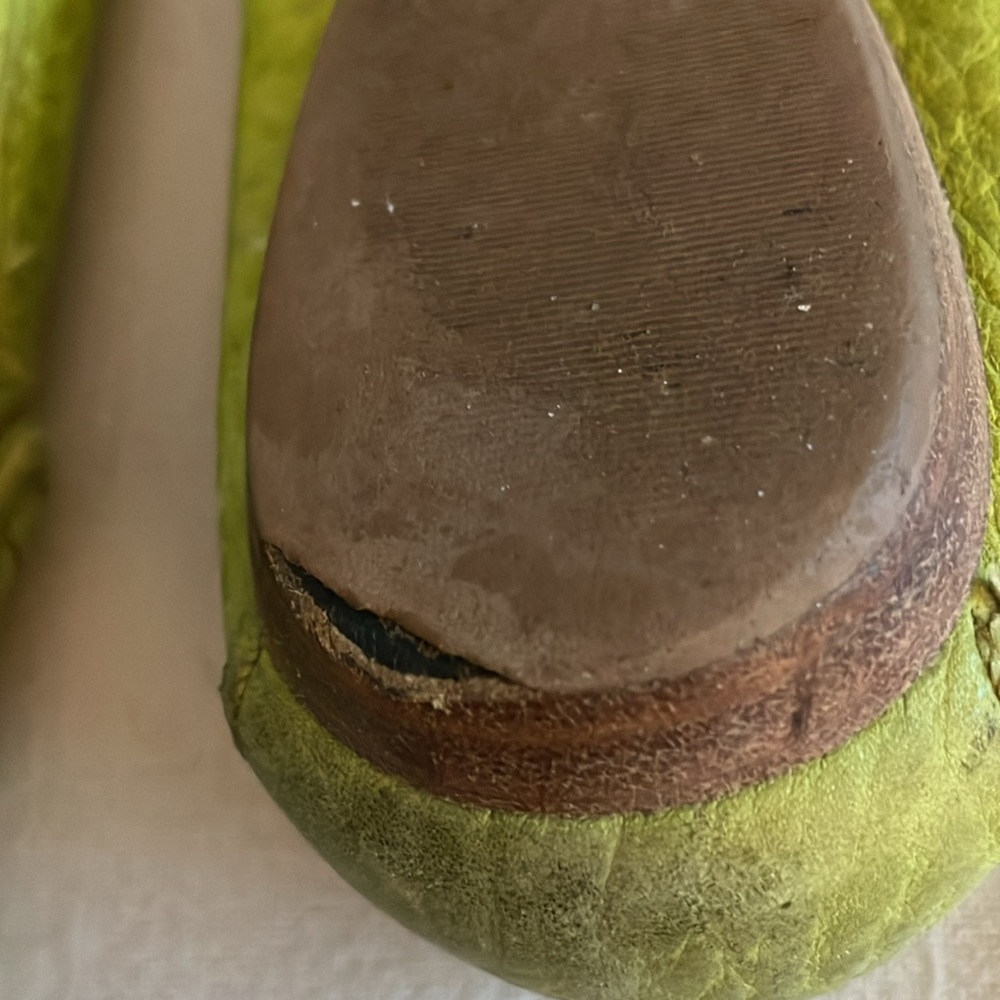 Tory Burch lime green leather loafers - Picture 3 of 3